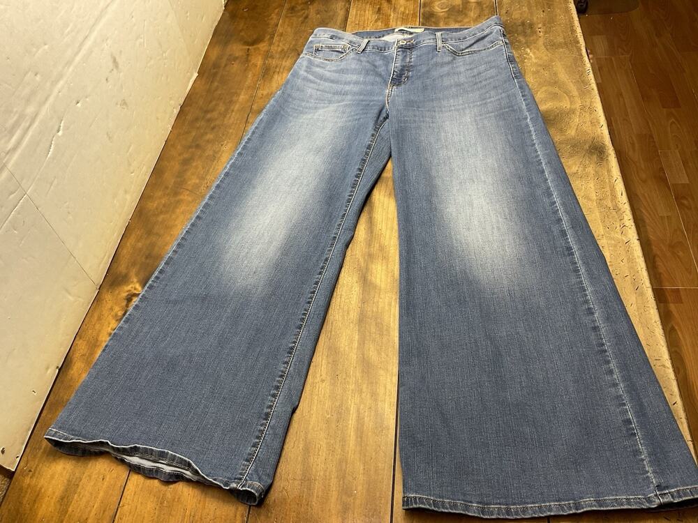 Levi's 318 Shaping Wide Leg Jeans Womens Size 32 Blue Denim Stretch Mid Rise